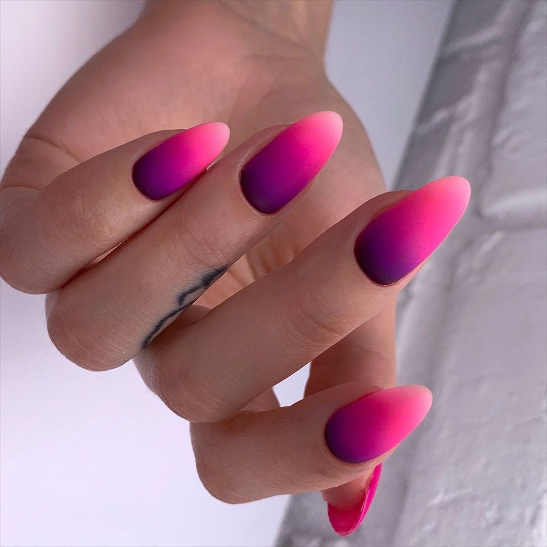 ideias de unhas neon para o verão