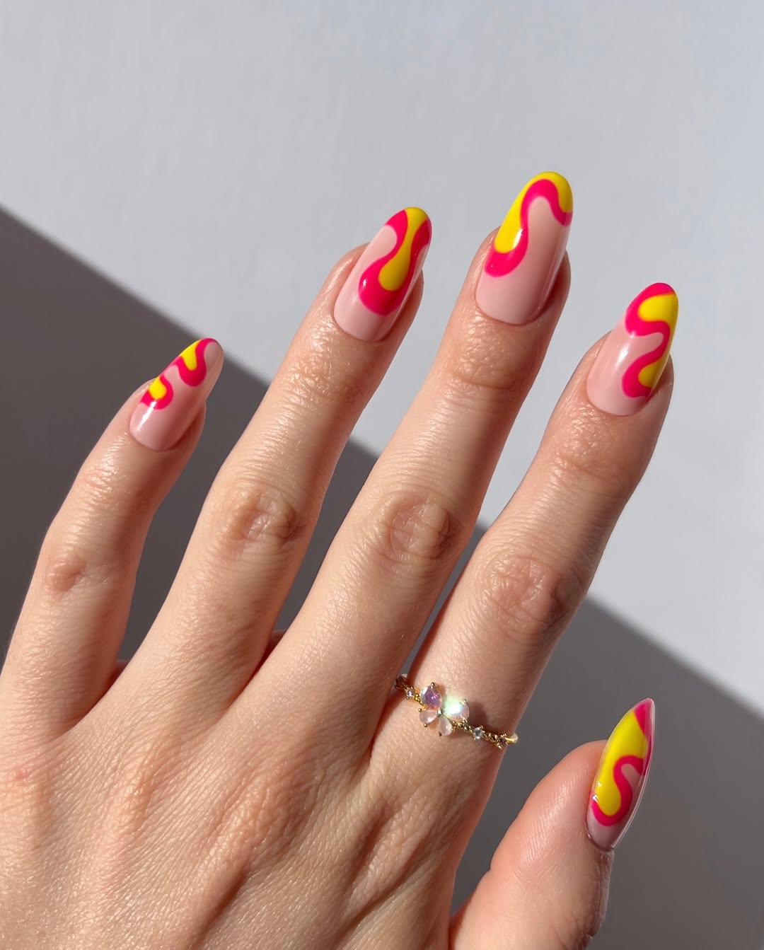 erros comuns ao usar esmalte neon