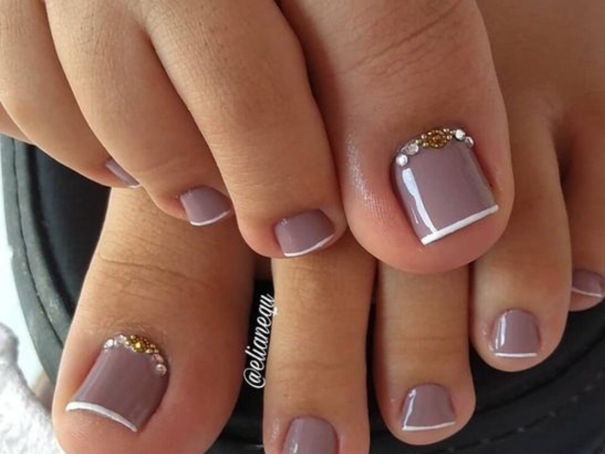 unha nude com francesinha