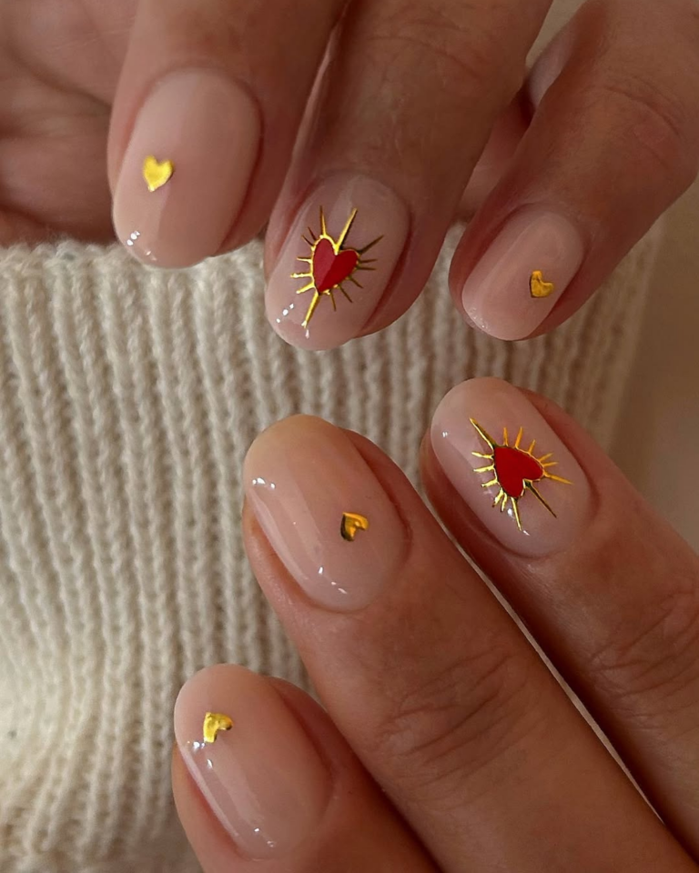 Unhas amendoadas nude