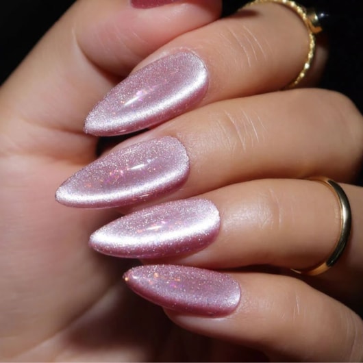 nail art olho de gato