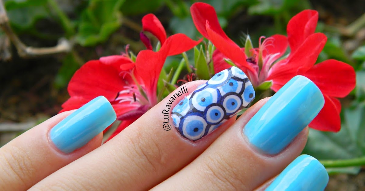 unha olho grego rosa com pedraria