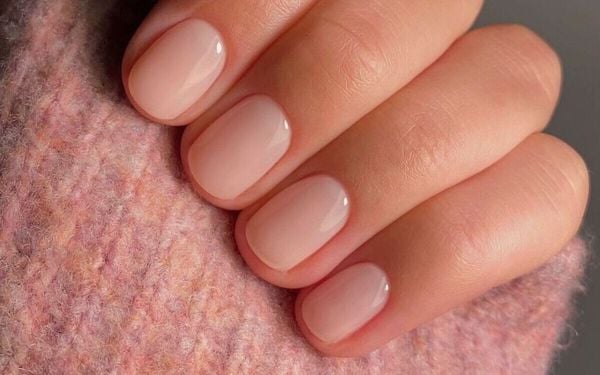 mudança de cor nas unhas