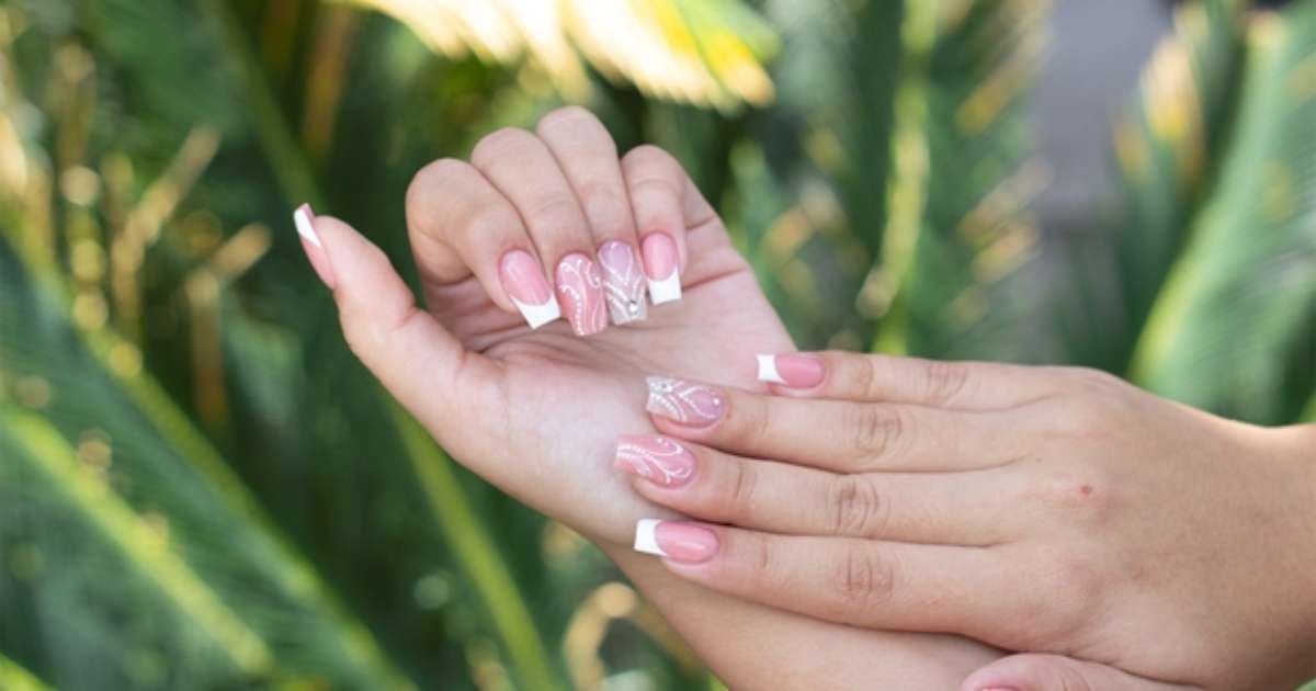 Tendências de Unhas Delicadas: Inspirações de Cores e Desenhos para Meninas de 11 Anos