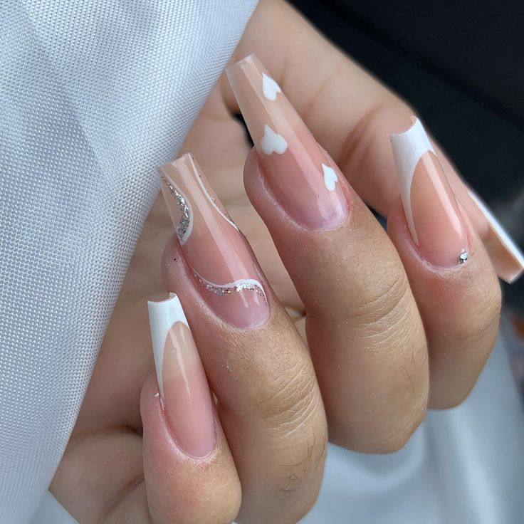 nail art com pedrarias