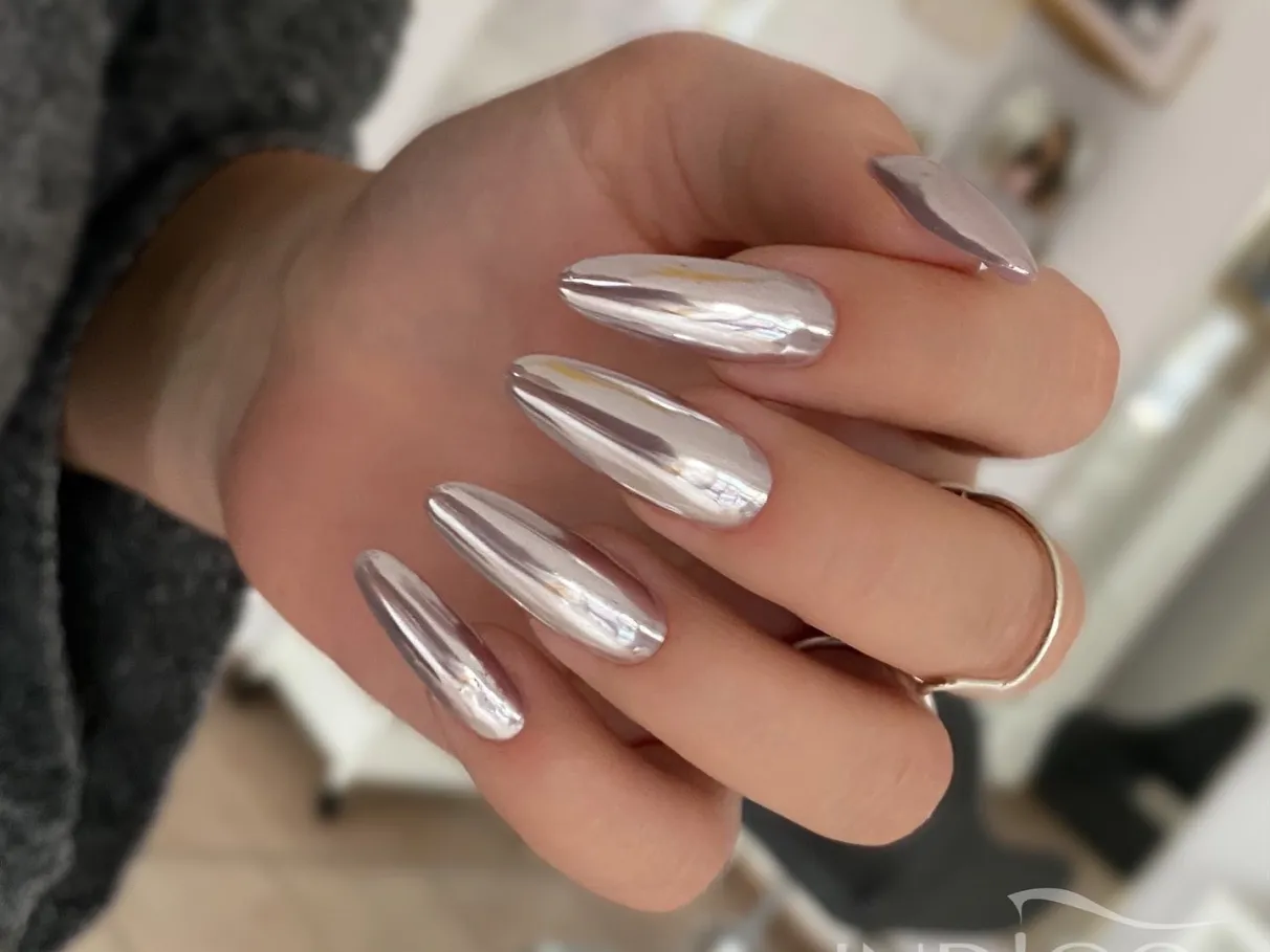 Dicas Essenciais para uma Aplicação Impecável de Esmalte Perolado