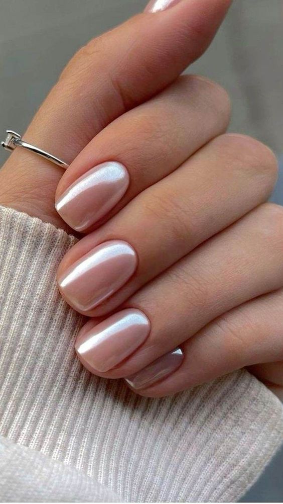 Unhas Peroladas: Inspirações Chiques para Noivas e o Dia a Dia