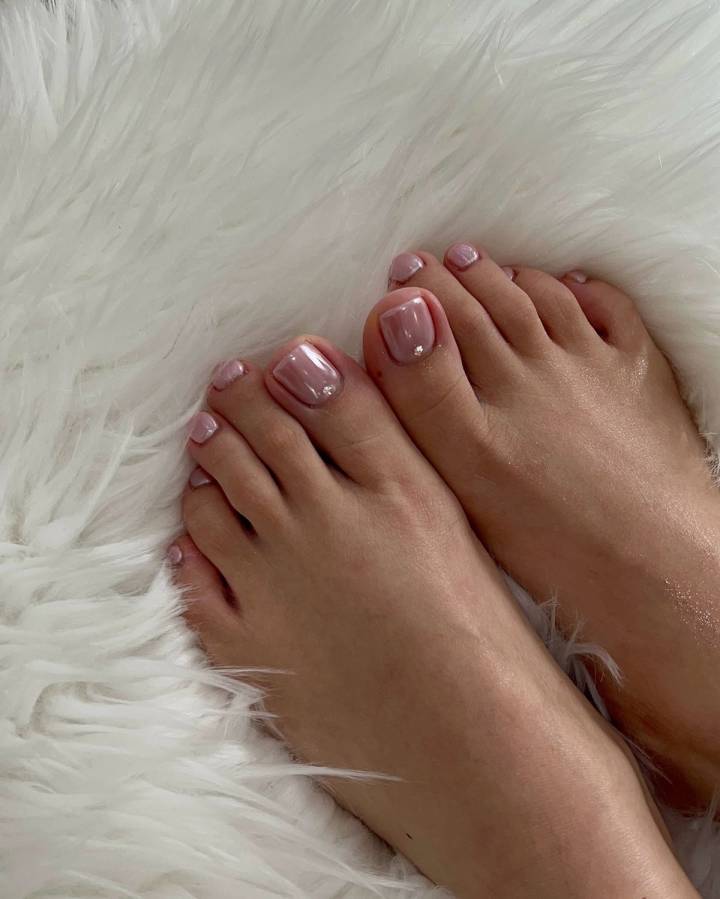 unhas do pé com pedrarias