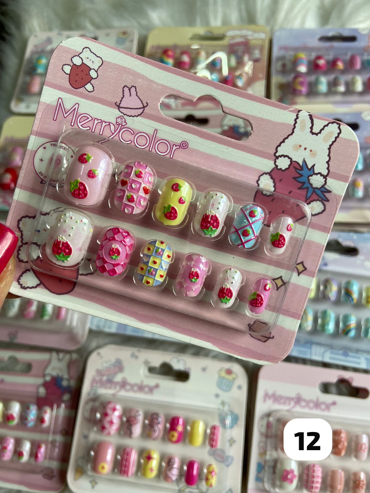 Unhas Postiças Realistas: O Segredo para um Alongamento Perfeito em Casa