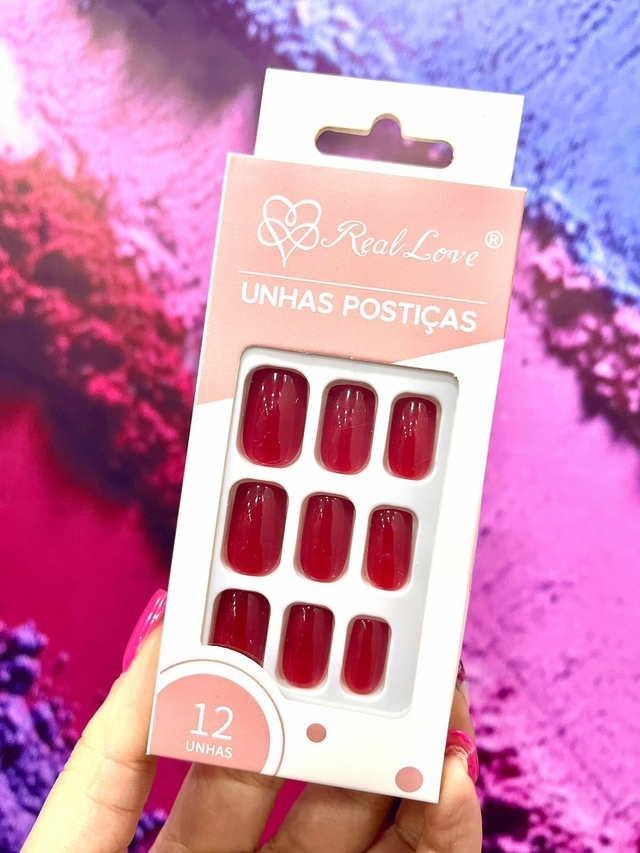 Erro Comum na Aplicação de Unhas Postiças: Evite e Faça Durar Mais