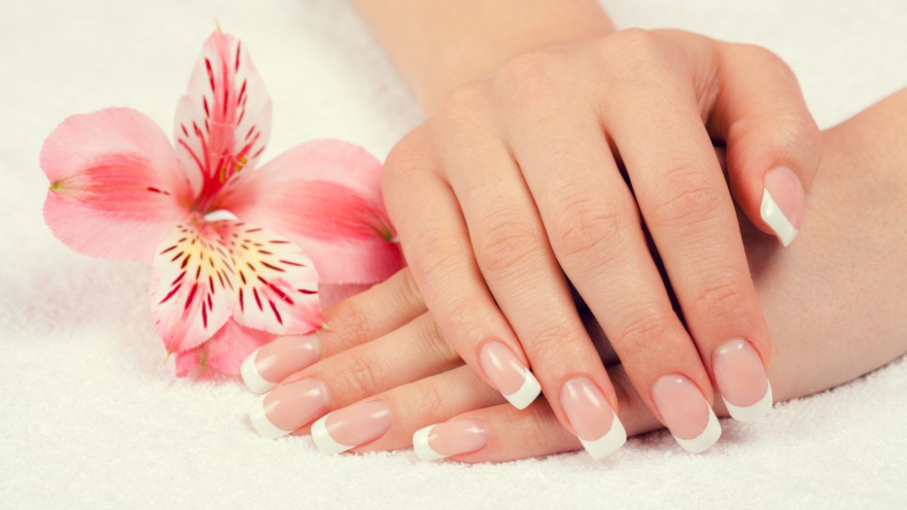 Unhas Postiças Realistas: O Segredo para um Alongamento Perfeito em Casa