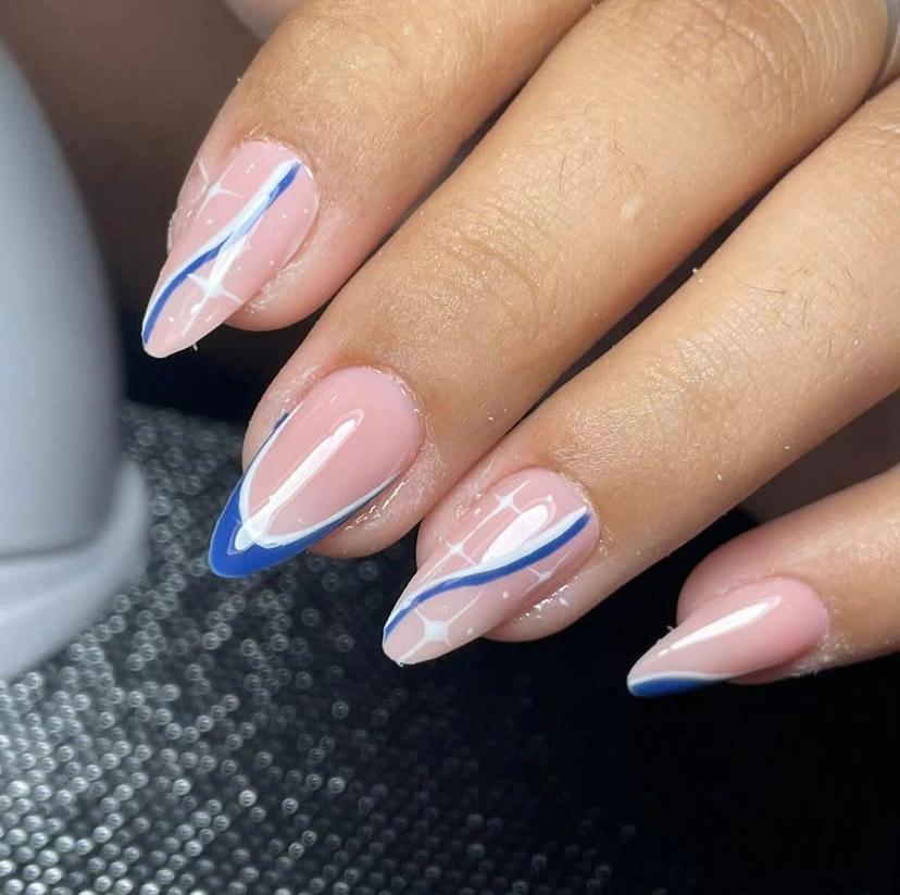 unha postiça realista azul