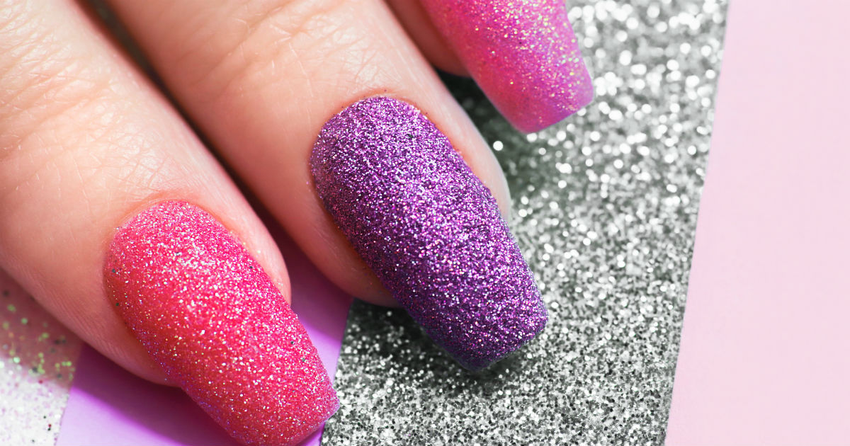 10 ideias de unhas postiças simples para o dia a dia