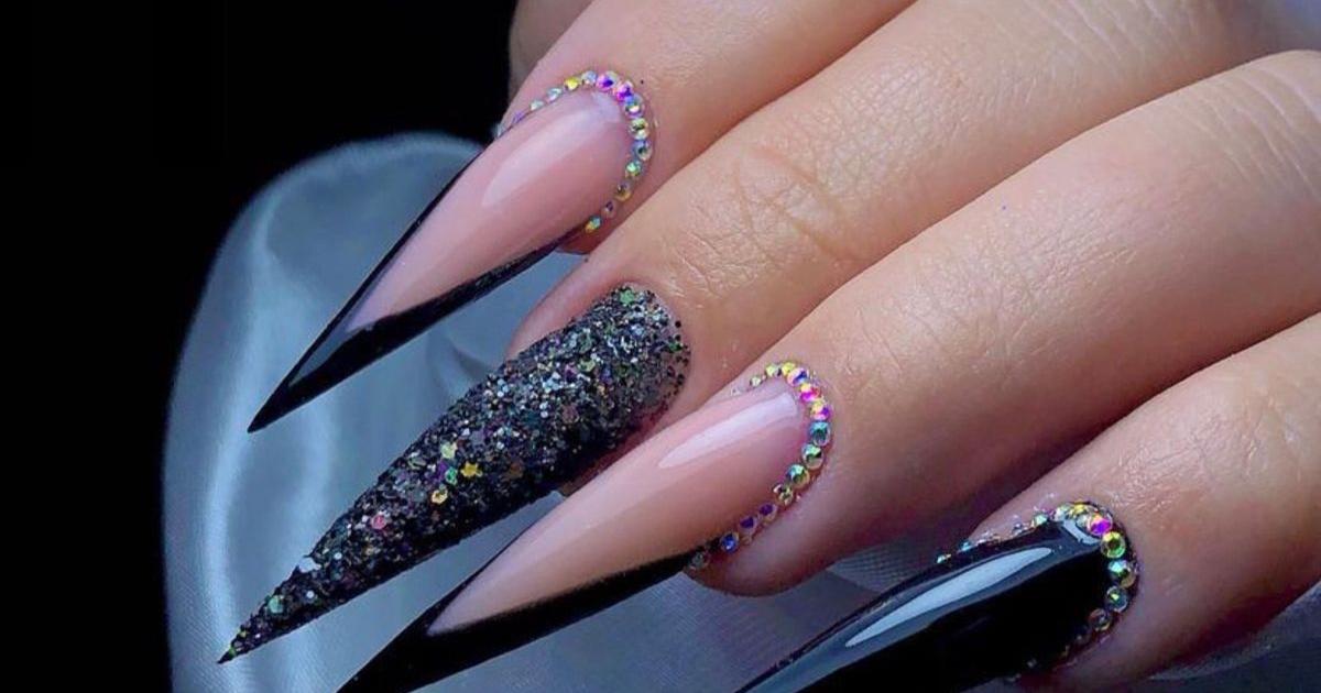 5 Ideias de Unhas Stiletto para um Look Ousado
Como Cuidar das Suas Unhas Stiletto Postiças
Unha Stiletto vs. Bailarina: Qual a Diferença?
Tendências de Nail Art para Unhas Stiletto em 2024
Guia Completo: Aplicação e Remoção de Unhas Stiletto
