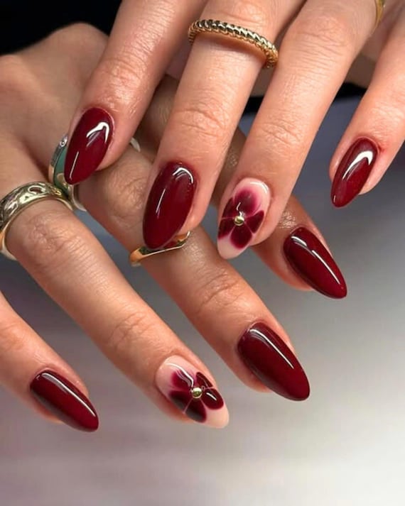 Guia completo: Aplicação e remoção de unhas postiças vermelhas em casa