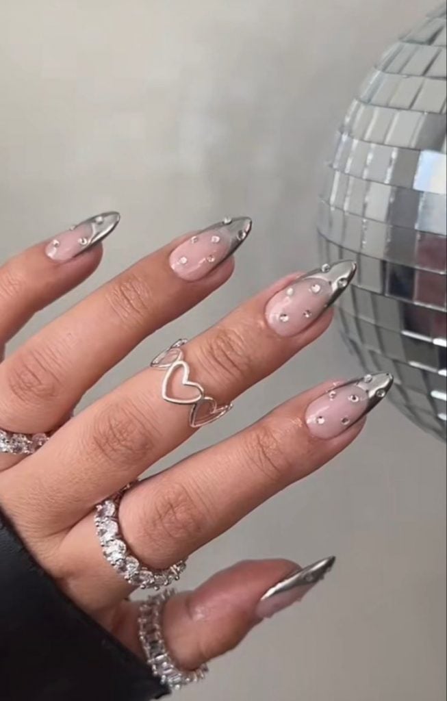 20 ideias unhas prata com glitter para festas