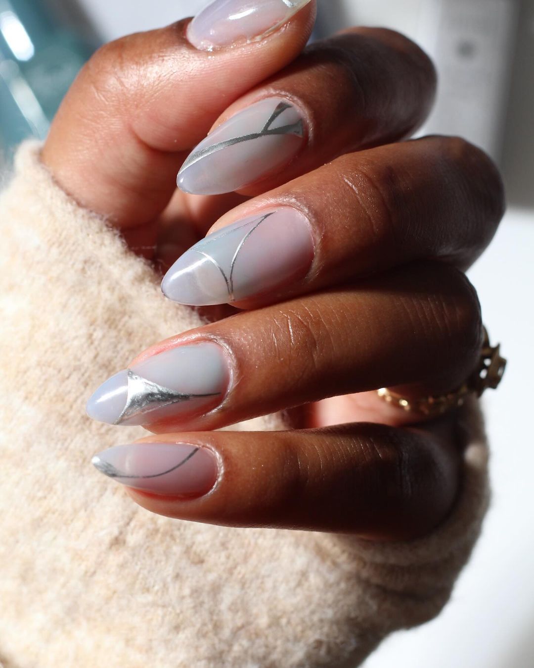 Unhas prateadas modernas