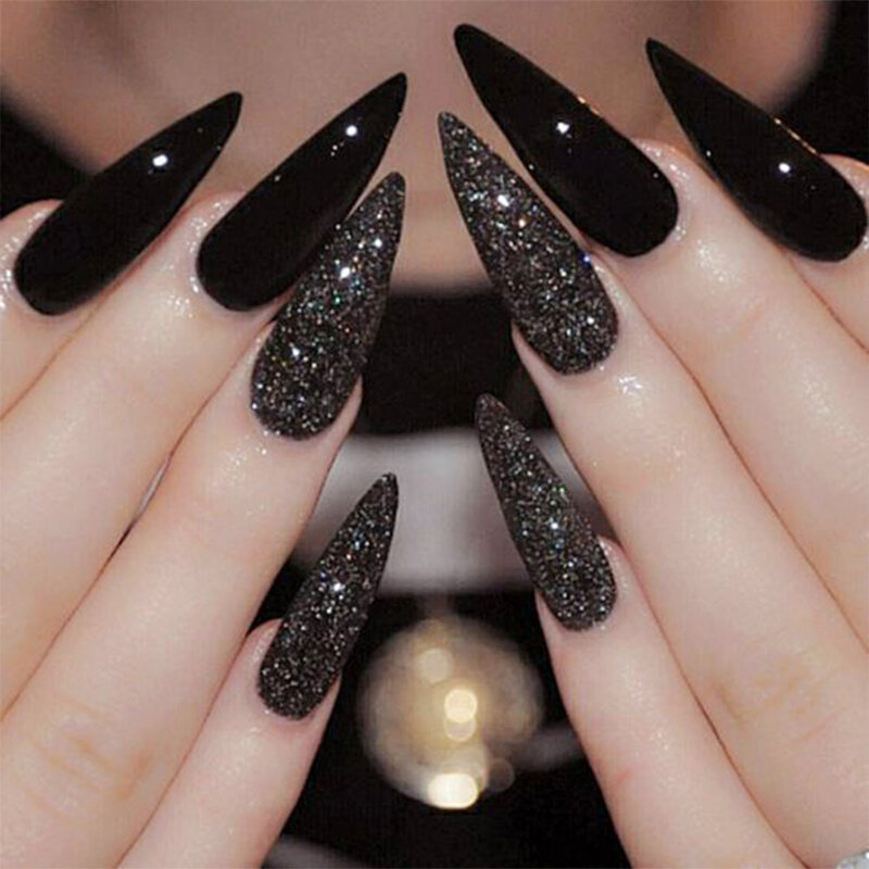 unha preta com glitter em toda a unha