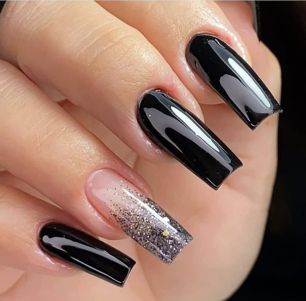 melhores ideias unha preta glitter prata