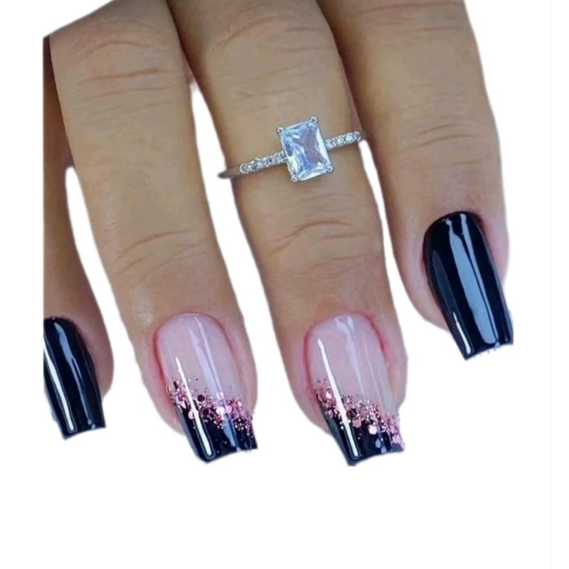 unha preta com glitter rosa para unhas curtas