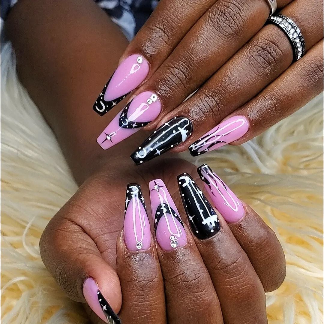unha preta com glitter rosa filha única