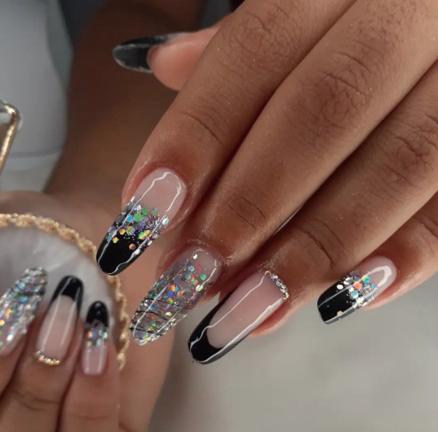 Guia Completo de Unhas Pretas com Glitter Refletivo