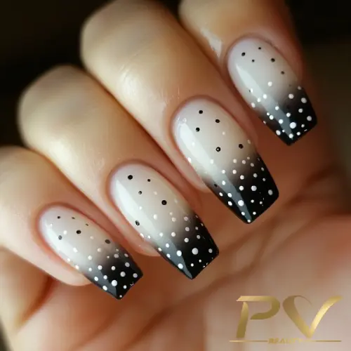 5 Ideias de Unhas Pretas e Brancas para um Visual Sofisticado
Como Fazer Unhas Francesinha Inversa Preto e Branco
Minimalismo nas Unhas: Pontos e Linhas Pretas e Brancas
Unha Filha Única: A Simplicidade do Contraste Preto e Branco
Efeito Marmorizado nas Unhas: Tutorial Preto e Branco Fácil