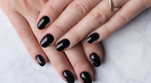 Guia completo: manutenção e cuidados com unhas em gel pretas