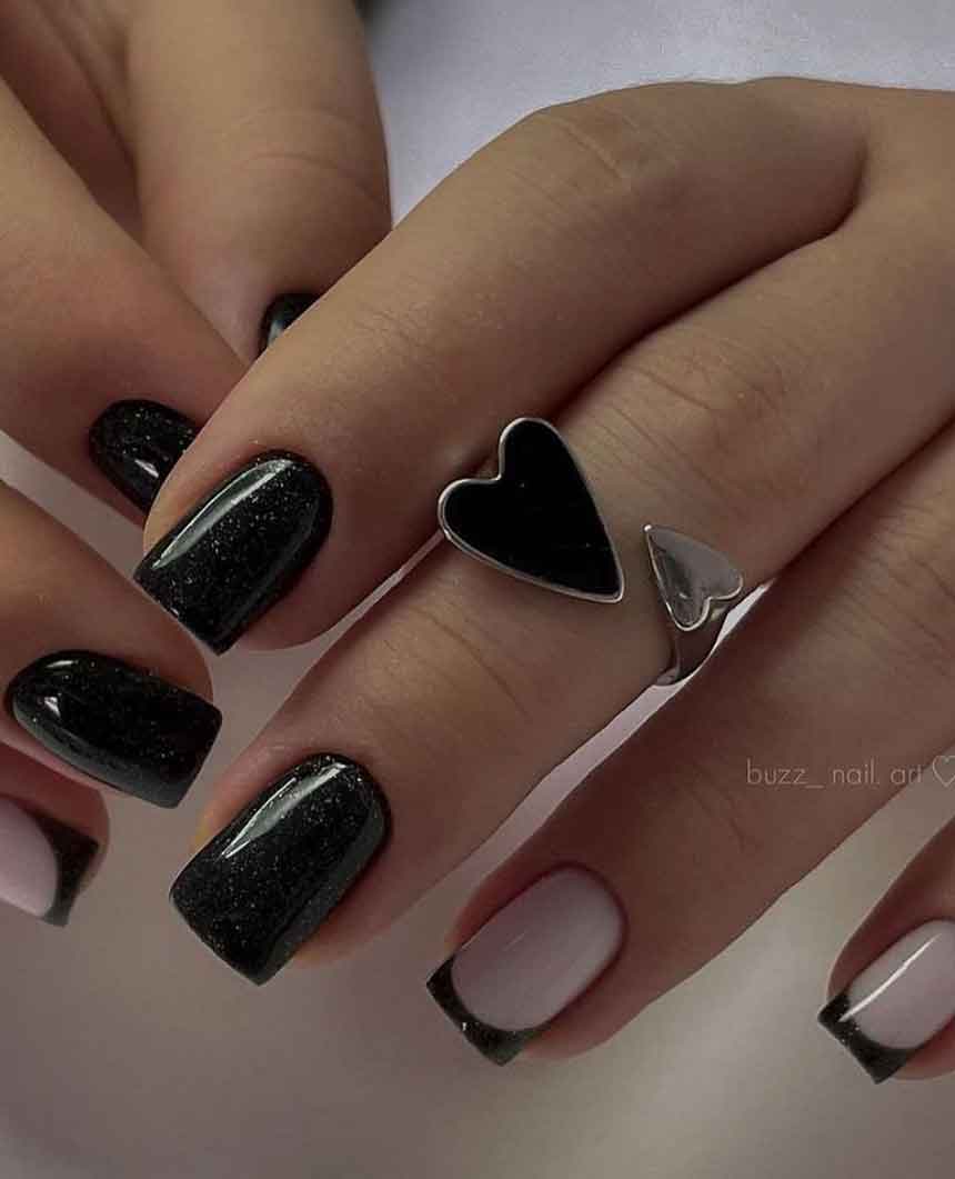 unha preta simples e elegante