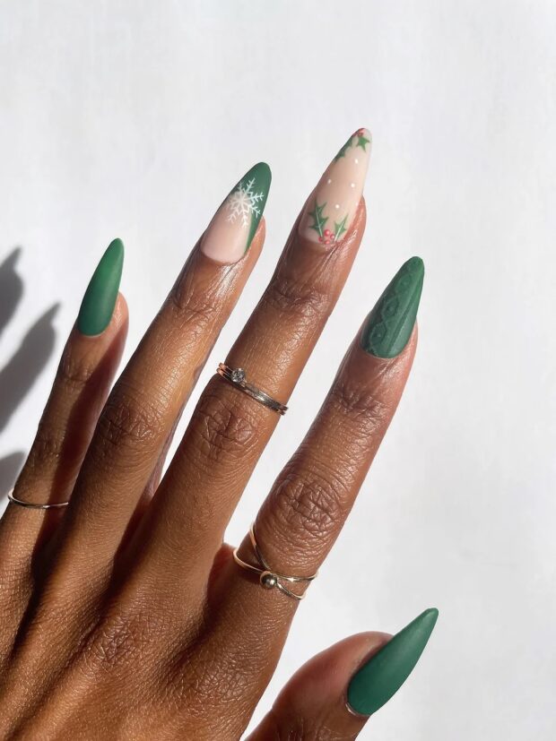 5 Ideias de Unhas para o Natal 2025/2026: Do Clássico ao Moderno
Como Escolher a Cor de Esmalte Perfeita para o Seu Natal
Nail Art de Natal: Tendências e Tutoriais Passo a Passo
Unhas Minimalistas para o Natal: Elegância e Sofisticação
Tendências de Unhas para Festas de Fim de Ano: Glitter