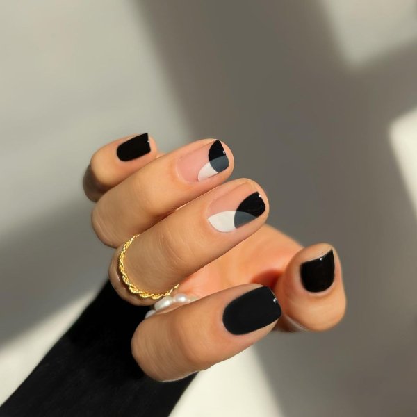 inspiração unhas quadradas curtas decoradas