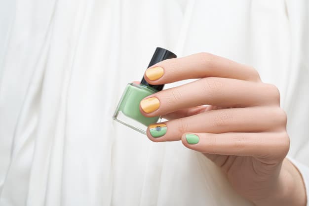 inspiração unhas quadradas curtas decoradas