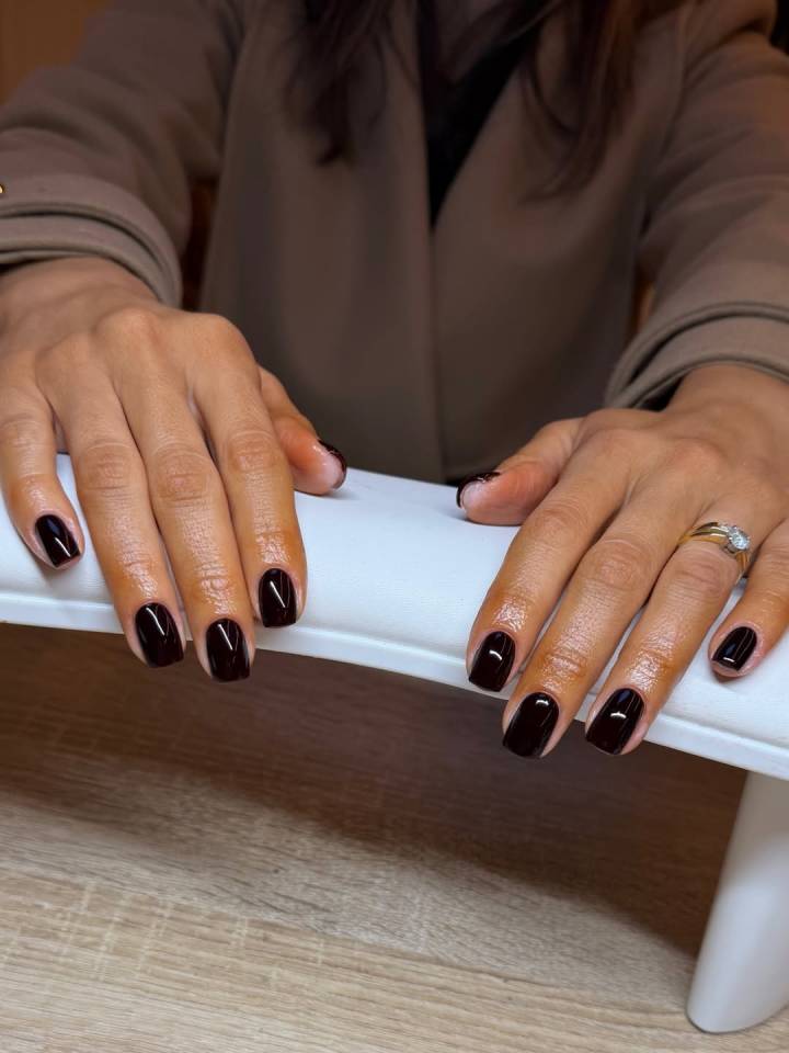 erros ao fazer unha quadrada preta