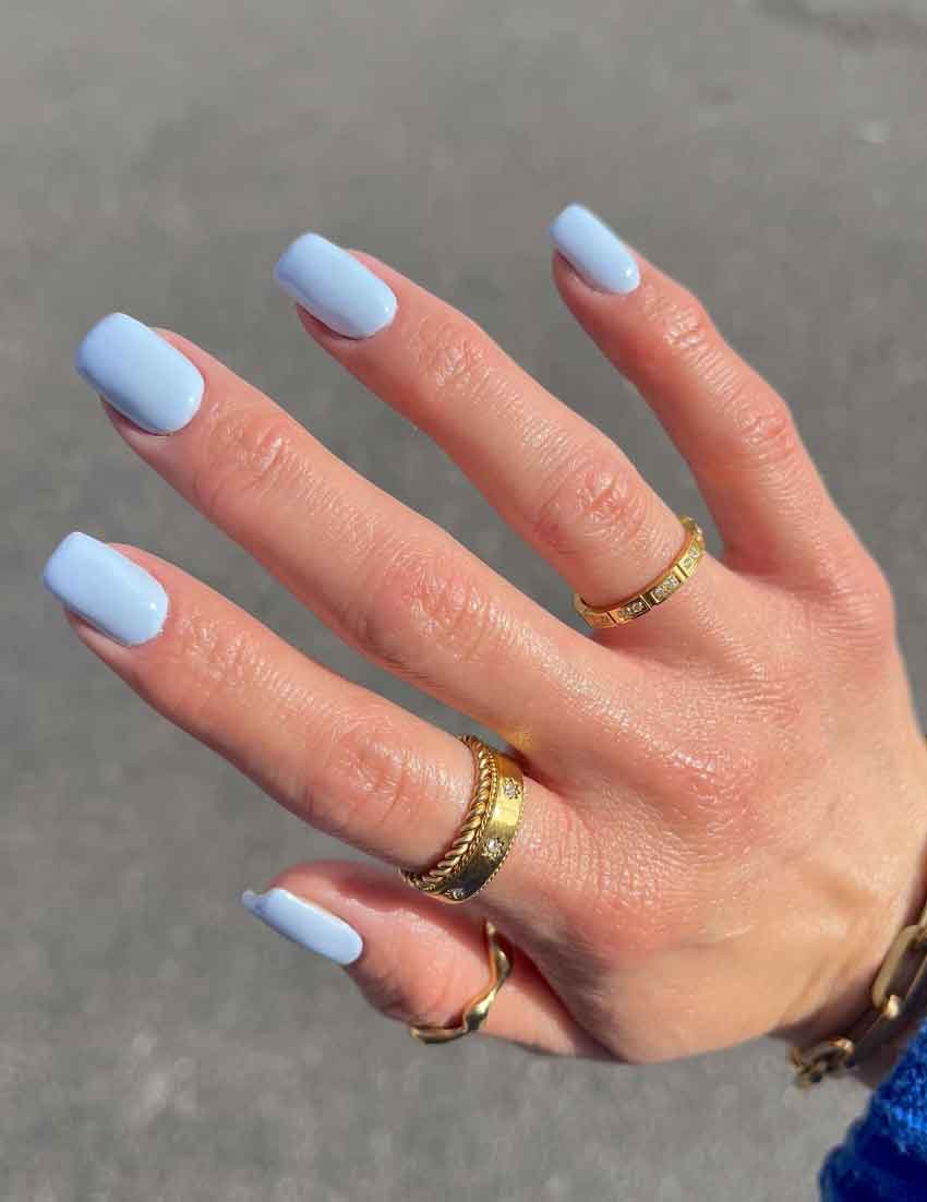 unha redonda azul decorada