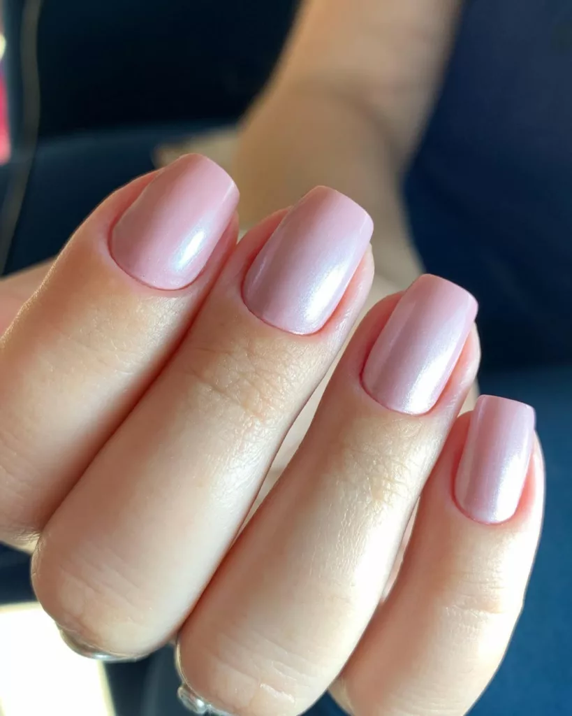 O Significado da Cor Rosa nas Suas Unhas: Delicadeza e Atitude