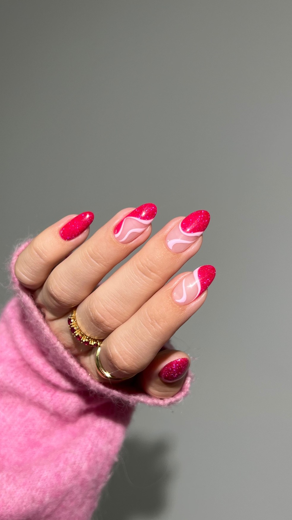 Tutorial: Como fazer unhas Rosa Barbie com Glitter em Casa