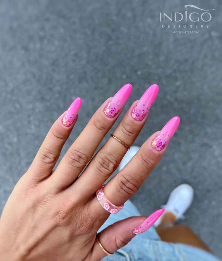 Guia Completo: Tipos de Glitter e Como Aplicar em Unhas Rosa