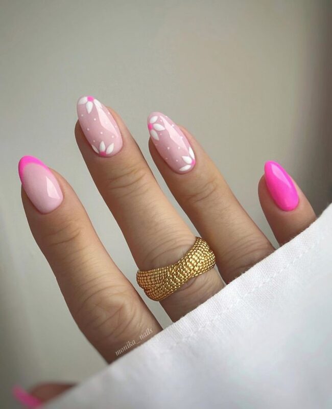 unha rosa claro com branco baby boomer