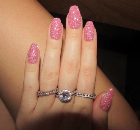 unha rosa com glitter