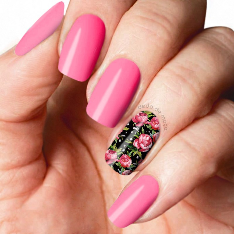 unha rosa com preto em gel