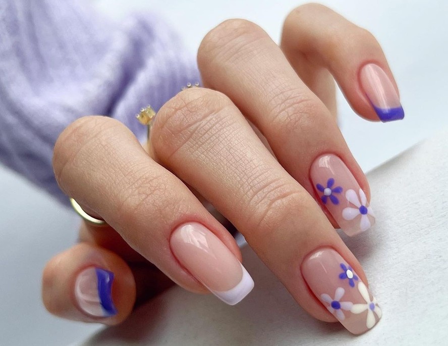 ideias de unhas roxas com branco para inspiração