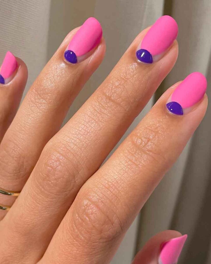 unha roxa com francesinha vs unha lilás com francesinha