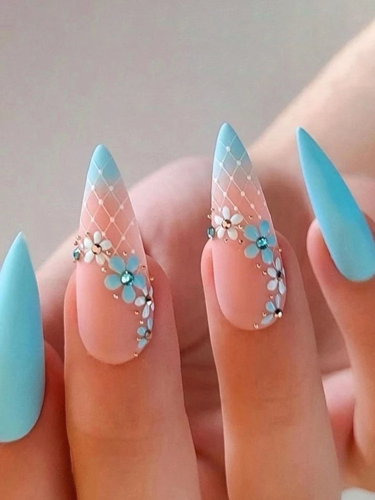 unha stiletto azul claro