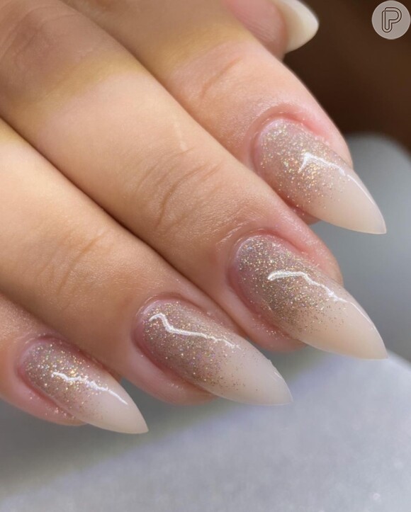 como evitar quebras em unhas stiletto com glitter
