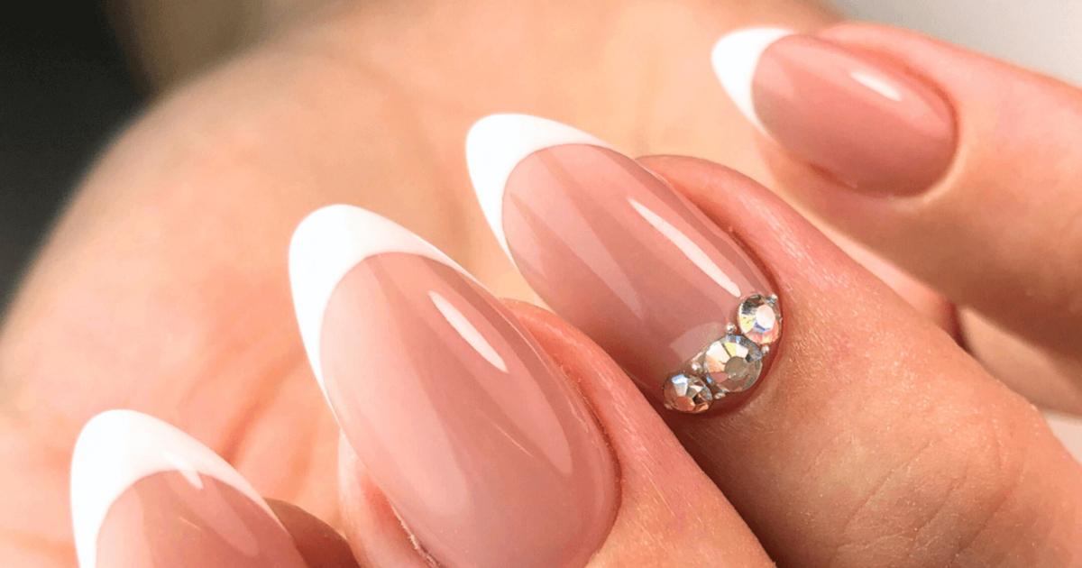 Dicas de Decoração Minimalista para Unhas Stiletto Curtas