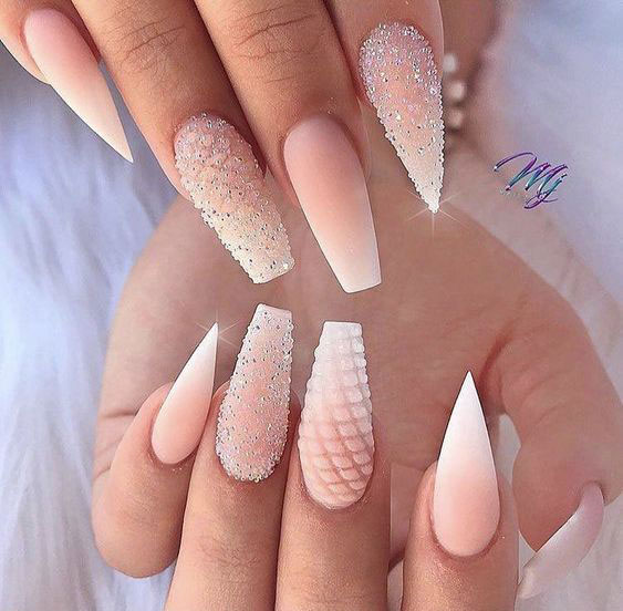 Unhas Stiletto Curtas: Praticidade e Estilo para o Dia a Dia