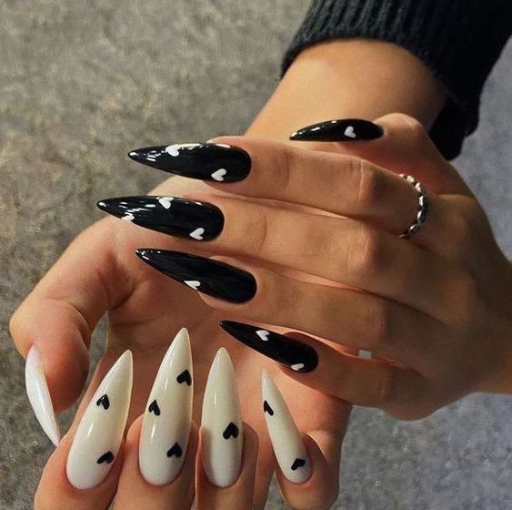 quanto custa fazer unha stiletto preta e branca