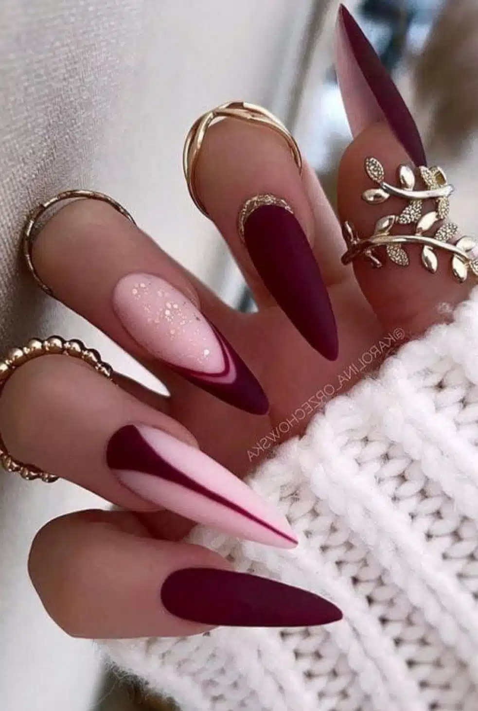 Do Pastel ao Neon: Descubra as Variações de Rosa para Suas Unhas Stiletto