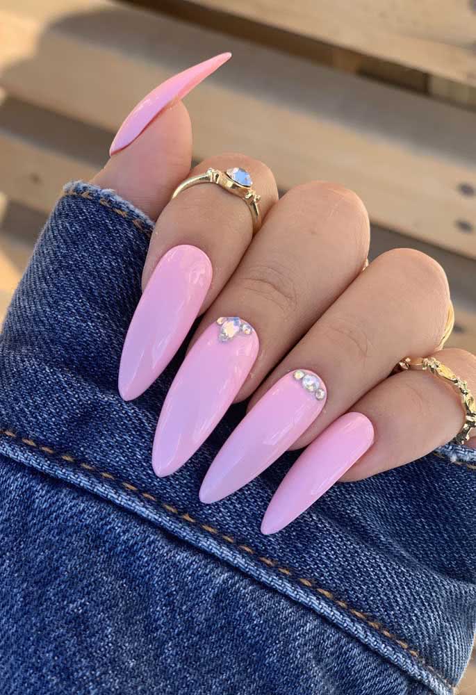 Do Pastel ao Neon: Descubra as Variações de Rosa para Suas Unhas Stiletto
