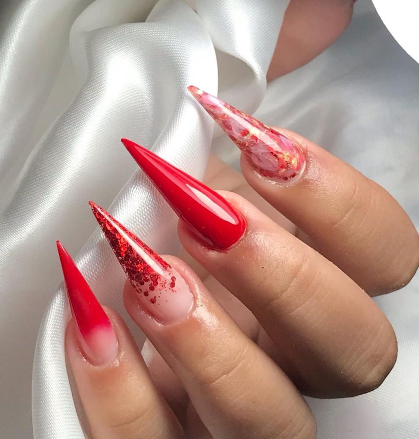 unha stiletto vermelha decorada